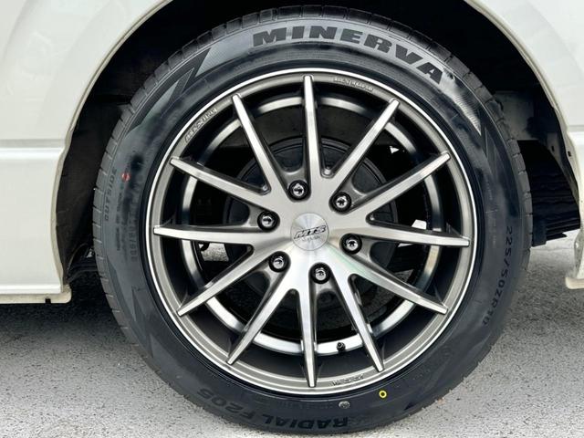 ハイエースワゴン ＧＬ　パワースライドドア／シートカバー／新品ＭＴＳ１８ＡＷ／ローダウン／フロントスポイラー／４１５コブラ／１００Ｖコンセント／ＬＥＤヘッドランプ／ＬＥＤフォグ／ＬＥＤテールランプ（40枚目）