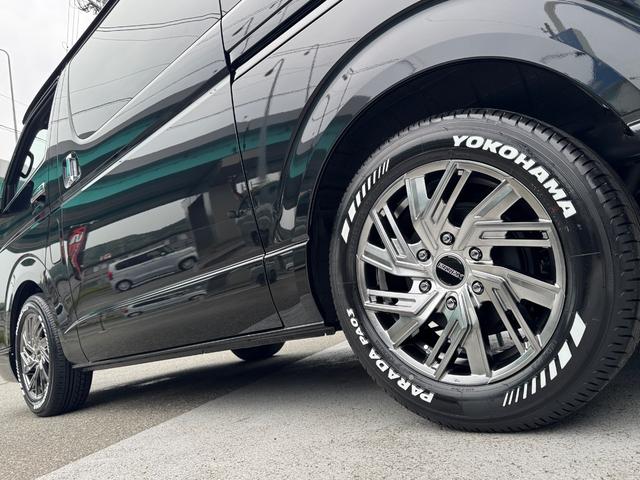 ハイエースバン スーパーＧＬ　ダークプライムＩＩ　未登録新車／コンプリートカー／バッドフェイス／４１５コブラ／フロントスポイラー／ＥＳＳＥＸ／ＥＷ－１７／ヨコハマパラダ／ローダウン／ヴァレンティ／ＬＥＤテールランプ／ハイエースカスタム／パノラミック（17枚目）