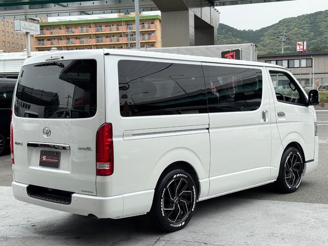 ハイエースバン スーパーＧＬ　ダークプライムＩＩ　未登録新車／コンプリートカー／バッドフェイス／４１５コブラ／フロントスポイラー／ＥＳＳＥＸ／ＥＷ－１７／ヨコハマパラダ／ローダウン／ヴァレンティ／ＬＥＤテールランプ／ハイエースカスタム／パノラミック（16枚目）