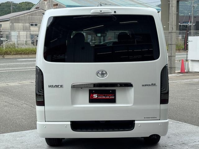 ハイエースバン スーパーＧＬ　ダークプライムＩＩ　未登録新車／コンプリートカー／バッドフェイス／４１５コブラ／フロントスポイラー／ＥＳＳＥＸ／ＥＷ－１７／ヨコハマパラダ／ローダウン／ヴァレンティ／ＬＥＤテールランプ／ハイエースカスタム／パノラミック（22枚目）