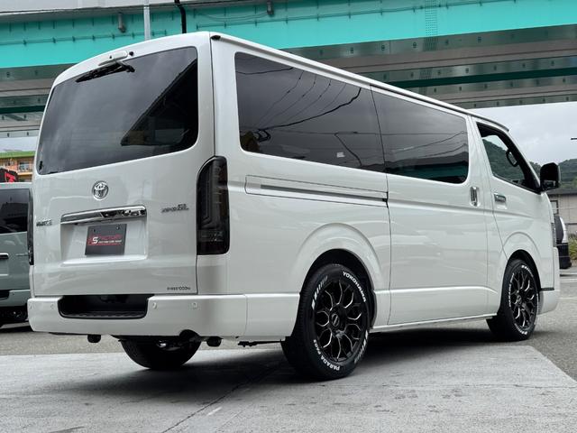 ハイエースバン スーパーＧＬ　ダークプライムＩＩ　未登録新車／コンプリートカー／バッドフェイス／４１５コブラ／フロントスポイラー／ＥＳＳＥＸ／ＥＷ－１７／ヨコハマパラダ／ローダウン／ヴァレンティ／ＬＥＤテールランプ／ハイエースカスタム／パノラミック（29枚目）