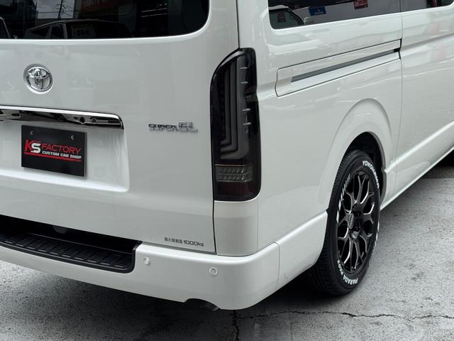 ハイエースバン スーパーＧＬ　ダークプライムＩＩ　未登録新車／コンプリートカー／バッドフェイス／４１５コブラ／フロントスポイラー／ＥＳＳＥＸ／ＥＷ－１７／ヨコハマパラダ／ローダウン／ヴァレンティ／ＬＥＤテールランプ／ハイエースカスタム／パノラミック（33枚目）