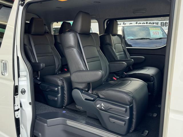 ハイエースワゴン ＧＬ　新車／ローダウン／４１５コブラフロントスポイラー／ＬＥＤテールランプ／ＥＳＳＥＸ／１７ＡＷ／ＵＩビークル／シートカバー／フリップダウンモニター／７インチナビ／ＥＴＣ／ハイエースカスタム（7枚目）