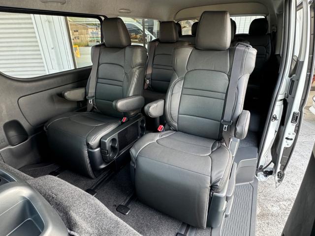 ハイエースワゴン ＧＬ　新車／ローダウン／４１５コブラフロントスポイラー／ＬＥＤテールランプ／ＥＳＳＥＸ／１７ＡＷ／ＵＩビークル／シートカバー／フリップダウンモニター／７インチナビ／ＥＴＣ／ハイエースカスタム（8枚目）