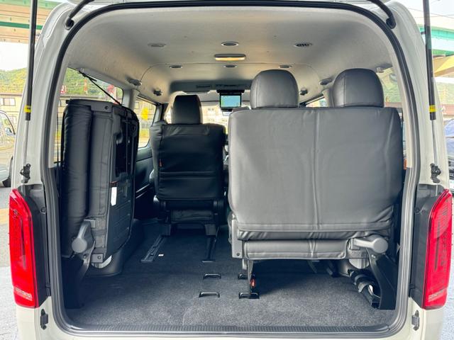 ハイエースワゴン ＧＬ　新車／ローダウン／４１５コブラフロントスポイラー／ＬＥＤテールランプ／ＥＳＳＥＸ／１７ＡＷ／ＵＩビークル／シートカバー／フリップダウンモニター／７インチナビ／ＥＴＣ／ハイエースカスタム（11枚目）