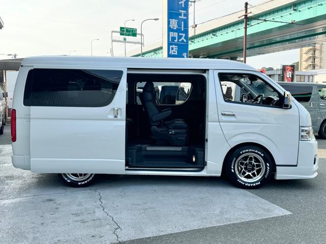 ハイエースワゴン ＧＬ　新車／ローダウン／４１５コブラフロントスポイラー／ＬＥＤテールランプ／ＥＳＳＥＸ／１７ＡＷ／ＵＩビークル／シートカバー／フリップダウンモニター／７インチナビ／ＥＴＣ／ハイエースカスタム（26枚目）