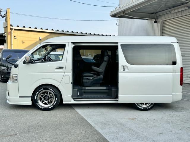 ハイエースワゴン ＧＬ　新車／ローダウン／４１５コブラフロントスポイラー／ＬＥＤテールランプ／ＥＳＳＥＸ／１７ＡＷ／ＵＩビークル／シートカバー／フリップダウンモニター／７インチナビ／ＥＴＣ／ハイエースカスタム（28枚目）