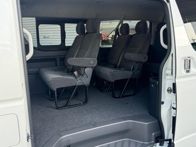 ハイエースワゴン ＧＬ　未登録新車／２ＷＤ／即納車／パワースライドドア／ＬＥＤヘッドライト／プッシュスタート／デジタルインナーミラー／パノラミックビューモニター／レーンデパーチャーアラートメント／オトマチックハイビーム（5枚目）