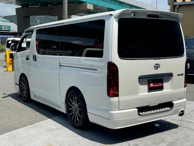 ハイエースバン スーパーＧＬ　ディーゼル車／フルエアロ／１８ＡＷ／４１５コブラ／ＭＴＳ／８インチナビ／フリップダウンモニター／床パネル／ベッドキット／ドライブレコーダー／シートカバー／ＬＥＤテールランプ／ハイエースカスタム（26枚目）
