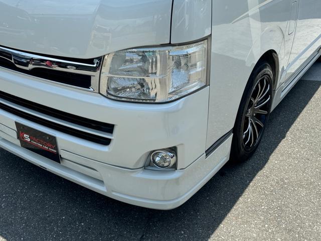 ハイエースバン スーパーＧＬ　ディーゼル車／フルエアロ／１８ＡＷ／４１５コブラ／ＭＴＳ／８インチナビ／フリップダウンモニター／床パネル／ベッドキット／ドライブレコーダー／シートカバー／ＬＥＤテールランプ／ハイエースカスタム（31枚目）