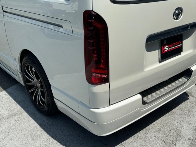 ハイエースバン スーパーＧＬ　ディーゼル車／フルエアロ／１８ＡＷ／４１５コブラ／ＭＴＳ／８インチナビ／フリップダウンモニター／床パネル／ベッドキット／ドライブレコーダー／シートカバー／ＬＥＤテールランプ／ハイエースカスタム（46枚目）