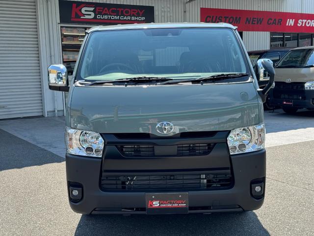 ハイエースバン スーパーＧＬ　未登録新車／アースカラーパッケージ／アーバンカーキ／ＤＥＥＮコロラド／ＴＯＹＯタイヤ／全方位カメラ／パワースライドドア／デジタルインナーミラー／クリアランスソナー／バックカメラ（7枚目）