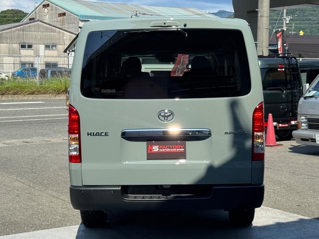 ハイエースバン スーパーＧＬ　未登録新車／アースカラーパッケージ／アーバンカーキ／ＤＥＥＮコロラド／ＴＯＹＯタイヤ／全方位カメラ／パワースライドドア／デジタルインナーミラー／クリアランスソナー／バックカメラ（8枚目）