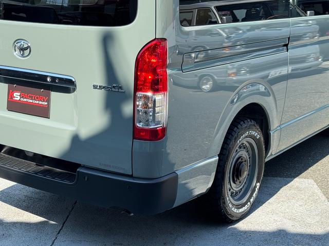 ハイエースバン スーパーＧＬ　未登録新車／アースカラーパッケージ／アーバンカーキ／ＤＥＥＮコロラド／ＴＯＹＯタイヤ／全方位カメラ／パワースライドドア／デジタルインナーミラー／クリアランスソナー／バックカメラ（9枚目）