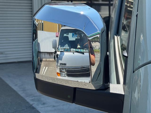 ハイエースバン スーパーＧＬ　未登録新車／アースカラーパッケージ／アーバンカーキ／ＤＥＥＮコロラド／ＴＯＹＯタイヤ／全方位カメラ／パワースライドドア／デジタルインナーミラー／クリアランスソナー／バックカメラ（21枚目）