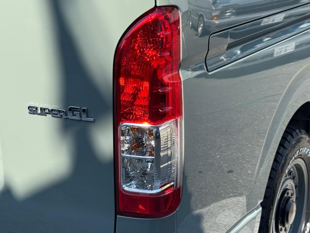 ハイエースバン スーパーＧＬ　未登録新車／アースカラーパッケージ／アーバンカーキ／ＤＥＥＮコロラド／ＴＯＹＯタイヤ／全方位カメラ／パワースライドドア／デジタルインナーミラー／クリアランスソナー／バックカメラ（22枚目）
