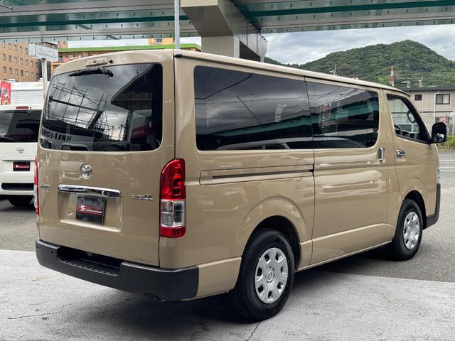 ハイエースバン スーパーＧＬ　未登録新車／アースカラーパッケージ／ベージュ／全方位カメラ／両側パワースライドドア／デジタルインナーミラー／クリアランスソナー／バックカメラ／衝突軽減ブレーキ／１００Ｖコンセント（6枚目）