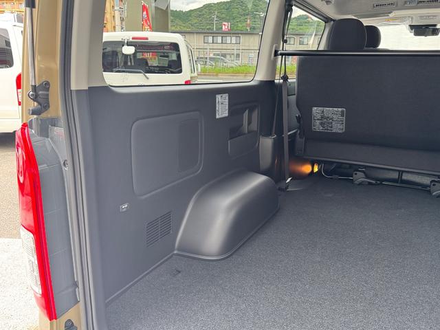 ハイエースバン スーパーＧＬ　未登録新車／アースカラーパッケージ／ベージュ／全方位カメラ／両側パワースライドドア／デジタルインナーミラー／クリアランスソナー／バックカメラ／衝突軽減ブレーキ／１００Ｖコンセント（29枚目）