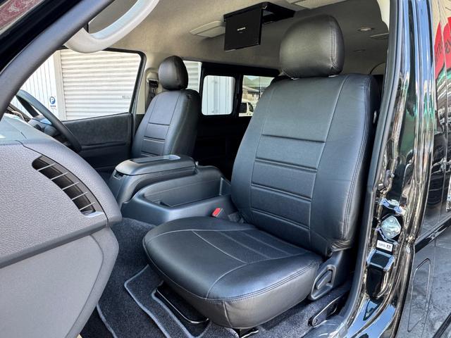 ハイエースワゴン ＧＬ　未登録新車／ワゴンＧＬ／４ＷＤ／ＫＳＦワゴンベッドキト／ＥＳＳＥＸ／ＣＲＳ／ＥＬ－１６／ＴＯＹＯタイヤ／ＧＲマッドフラップ／ＬＥＤ付スポイラー／全方位カメラ／カロッツェリアナビ／フリップダウンモニター（5枚目）