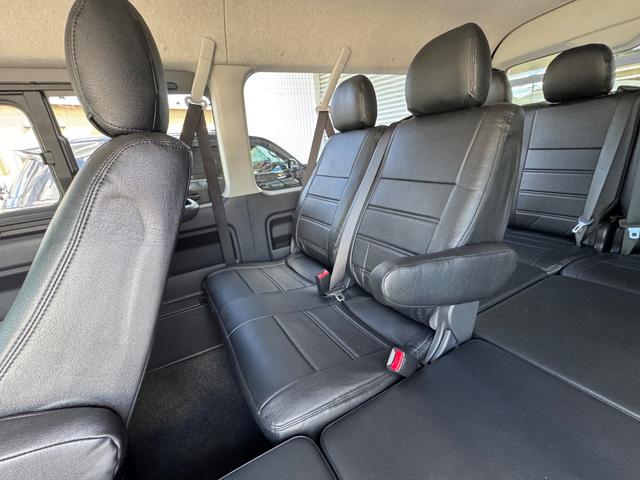 ハイエースワゴン ＧＬ　未登録新車／ワゴンＧＬ／４ＷＤ／ＫＳＦワゴンベッドキト／ＥＳＳＥＸ／ＣＲＳ／ＥＬ－１６／ＴＯＹＯタイヤ／ＧＲマッドフラップ／ＬＥＤ付スポイラー／全方位カメラ／カロッツェリアナビ／フリップダウンモニター（11枚目）