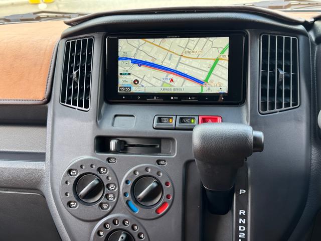 タウンエースバン ＧＬ　新車／Ｌｕａｎａ／レイクブルー／ツートンペイント／ベッドキット／床パネル／キャメル内装カバー／シートカバー／ウッドパネル／ナビ／ＥＴＣ／テーブル／キャンプ仕様／タウンエースカスタム／車中泊仕様（37枚目）