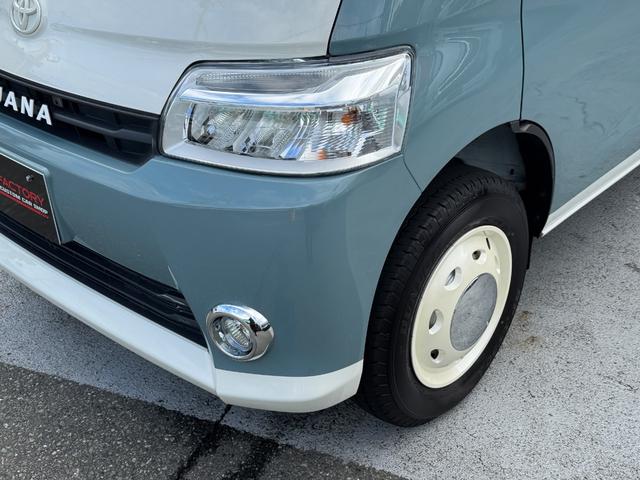 タウンエースバン ＧＬ　新車／Ｌｕａｎａ／レイクブルー／ツートンペイント／ベッドキット／床パネル／キャメル内装カバー／シートカバー／ウッドパネル／ナビ／ＥＴＣ／テーブル／キャンプ仕様／タウンエースカスタム／車中泊仕様（57枚目）