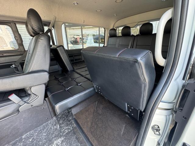 ハイエースワゴン ＧＬ　新車／４ＷＤ／ＫＳＦシートアレンジ／ラウンジパッケージ／カロッツェリアナヒ／ＥＴＣ／フリップダウンモニター／パノラミックビューモニター／キャンピングカー仕様／車中泊仕様／フルフラット／フローリング（18枚目）