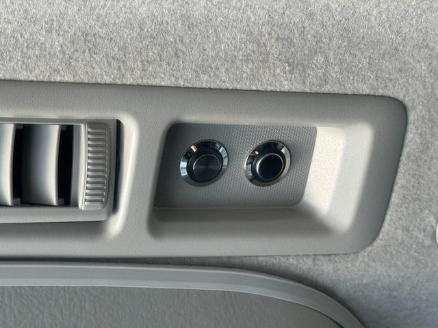ハイエースワゴン ＧＬ　新車／４ＷＤ／ＫＳＦシートアレンジ／ラウンジパッケージ／カロッツェリアナヒ／ＥＴＣ／フリップダウンモニター／パノラミックビューモニター／キャンピングカー仕様／車中泊仕様／フルフラット／フローリング（38枚目）