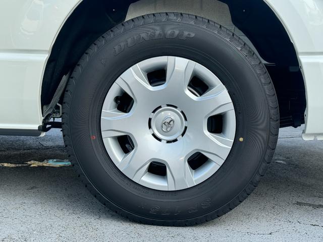 ハイエースワゴン ＧＬ　新車／４ＷＤ／ＫＳＦシートアレンジ／ラウンジパッケージ／カロッツェリアナヒ／ＥＴＣ／フリップダウンモニター／パノラミックビューモニター／キャンピングカー仕様／車中泊仕様／フルフラット／フローリング（43枚目）