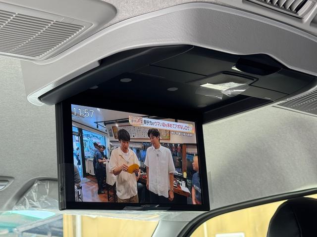 ハイエースワゴン ＧＬ　未登録新車／ＫＳ－ＳＡＬＯＯＮ２／３人掛ベンチシート／フルフラット／対座シート／ＡＬＰＩＮＥ１１インチＢＩＧＸナビ／１２．８インチフリップダウンモニター／ＥＴＣ／ナイトロパワー１７ＡＷ／ローダウン（4枚目）