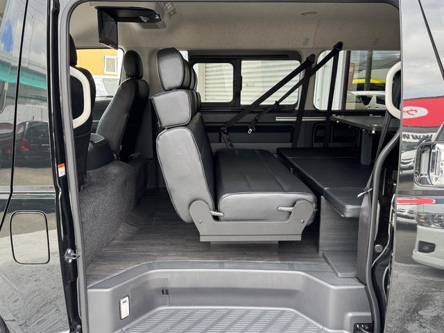 ハイエースワゴン ＧＬ　未登録新車／ＫＳ－ＳＡＬＯＯＮ２／３人掛ベンチシート／フルフラット／対座シート／ＡＬＰＩＮＥ１１インチＢＩＧＸナビ／１２．８インチフリップダウンモニター／ＥＴＣ／ナイトロパワー１７ＡＷ／ローダウン（9枚目）