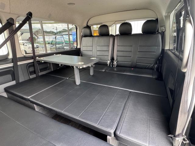 ハイエースワゴン ＧＬ　未登録新車／ＫＳ－ＳＡＬＯＯＮ２／３人掛ベンチシート／フルフラット／対座シート／ＡＬＰＩＮＥ１１インチＢＩＧＸナビ／１２．８インチフリップダウンモニター／ＥＴＣ／ナイトロパワー１７ＡＷ／ローダウン（10枚目）