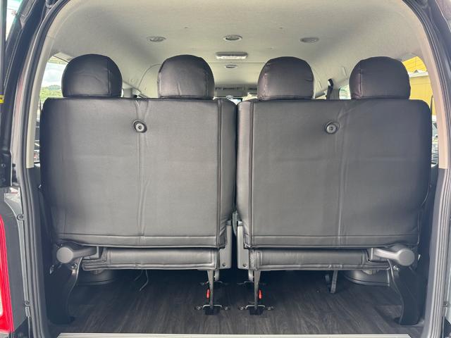 ハイエースワゴン ＧＬ　未登録新車／ＫＳ－ＳＡＬＯＯＮ２／３人掛ベンチシート／フルフラット／対座シート／ＡＬＰＩＮＥ１１インチＢＩＧＸナビ／１２．８インチフリップダウンモニター／ＥＴＣ／ナイトロパワー１７ＡＷ／ローダウン（12枚目）