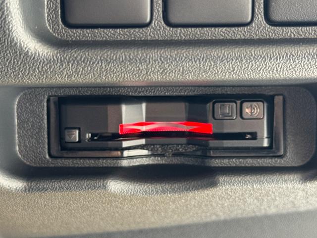 ハイエースワゴン ＧＬ　未登録新車／ＫＳ－ＳＡＬＯＯＮ２／３人掛ベンチシート／フルフラット／対座シート／ＡＬＰＩＮＥ１１インチＢＩＧＸナビ／１２．８インチフリップダウンモニター／ＥＴＣ／ナイトロパワー１７ＡＷ／ローダウン（26枚目）