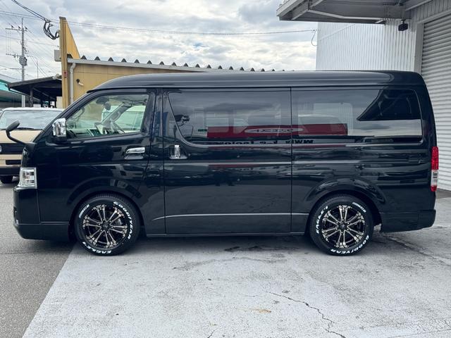 ハイエースワゴン ＧＬ　未登録新車／ＫＳ－ＳＡＬＯＯＮ２／３人掛ベンチシート／フルフラット／対座シート／ＡＬＰＩＮＥ１１インチＢＩＧＸナビ／１２．８インチフリップダウンモニター／ＥＴＣ／ナイトロパワー１７ＡＷ／ローダウン（48枚目）