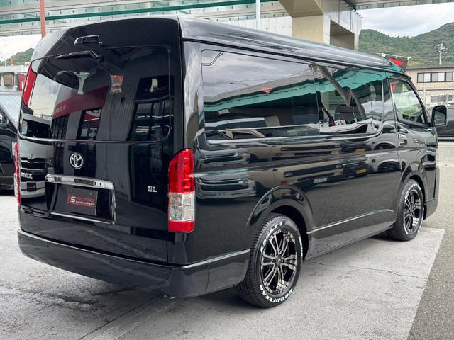 ハイエースワゴン ＧＬ　未登録新車／ＫＳ－ＳＡＬＯＯＮ２／３人掛ベンチシート／フルフラット／対座シート／ＡＬＰＩＮＥ１１インチＢＩＧＸナビ／１２．８インチフリップダウンモニター／ＥＴＣ／ナイトロパワー１７ＡＷ／ローダウン（53枚目）