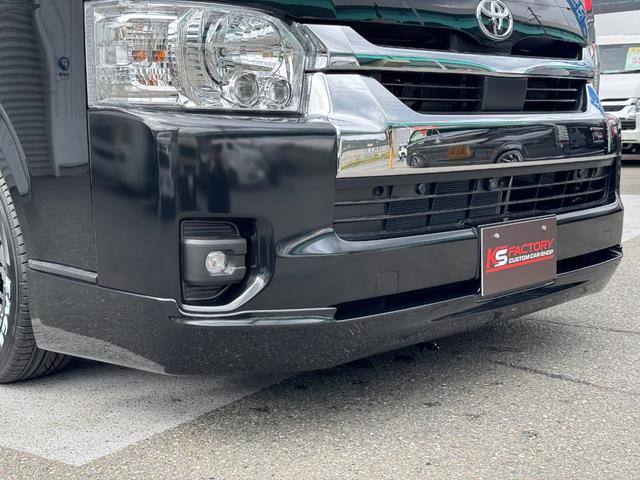 ハイエースワゴン ＧＬ　未登録新車／ＫＳ－ＳＡＬＯＯＮ２／３人掛ベンチシート／フルフラット／対座シート／ＡＬＰＩＮＥ１１インチＢＩＧＸナビ／１２．８インチフリップダウンモニター／ＥＴＣ／ナイトロパワー１７ＡＷ／ローダウン（58枚目）