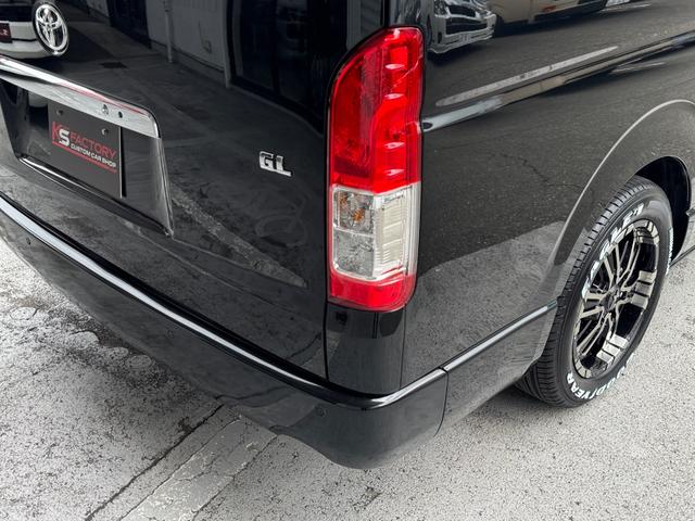 ハイエースワゴン ＧＬ　未登録新車／ＫＳ－ＳＡＬＯＯＮ２／３人掛ベンチシート／フルフラット／対座シート／ＡＬＰＩＮＥ１１インチＢＩＧＸナビ／１２．８インチフリップダウンモニター／ＥＴＣ／ナイトロパワー１７ＡＷ／ローダウン（68枚目）