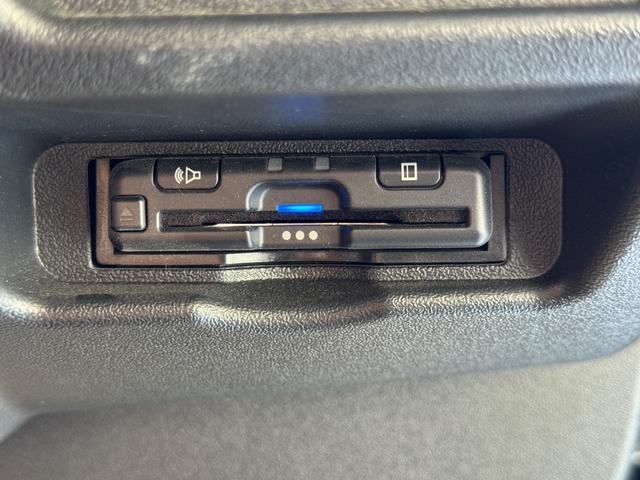 ハイエースバン スーパーGL ディーゼル/ワンオーナー/寒冷地仕様/ALPINE11インチBIXナビ/12.8インチ/ベッドキット/TRD/フロントスポイラー/16インチAW/キャメルカラー/シートカバー/キャンピングカー仕様(19枚目)