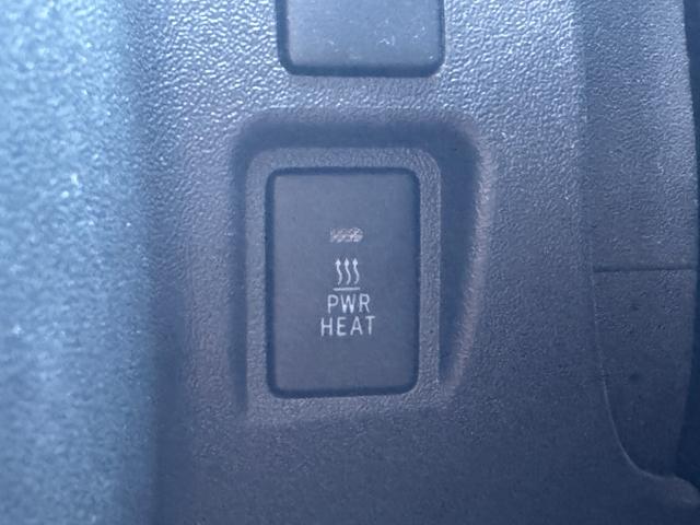 ハイエースバン スーパーGL ディーゼル/ワンオーナー/寒冷地仕様/ALPINE11インチBIXナビ/12.8インチ/ベッドキット/TRD/フロントスポイラー/16インチAW/キャメルカラー/シートカバー/キャンピングカー仕様(24枚目)