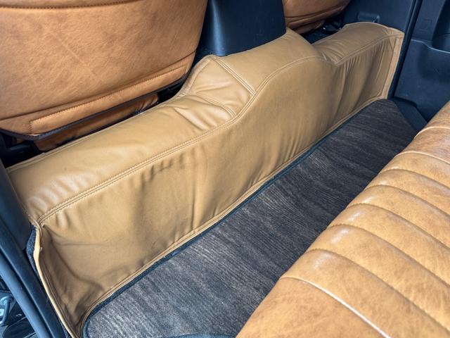 ハイエースバン スーパーGL ディーゼル/ワンオーナー/寒冷地仕様/ALPINE11インチBIXナビ/12.8インチ/ベッドキット/TRD/フロントスポイラー/16インチAW/キャメルカラー/シートカバー/キャンピングカー仕様(70枚目)