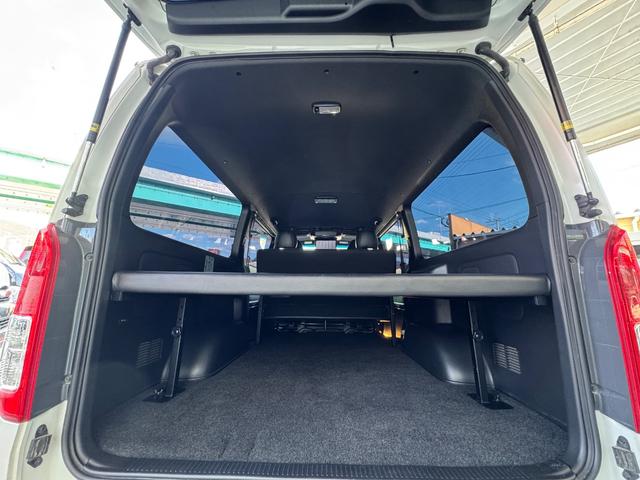 ハイエースバン スーパーＧＬ　ダークプライムＩＩ　ＡＬＰＩＮＥ　ＢＩＧＸ／ワンオーナー／ベッドキット／ＢＲＩＤＥシート／デジタルインナーミラー／ドラレコ／天井スピーカー／後席モニター／社外リアバンパー／デイトナ／車中泊仕様／中古ハイエースカスタム（11枚目）