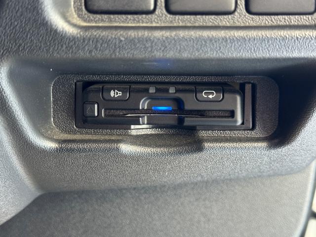 ハイエースバン スーパーＧＬ　ダークプライムＩＩ　ＡＬＰＩＮＥ　ＢＩＧＸ／ワンオーナー／ベッドキット／ＢＲＩＤＥシート／デジタルインナーミラー／ドラレコ／天井スピーカー／後席モニター／社外リアバンパー／デイトナ／車中泊仕様／中古ハイエースカスタム（15枚目）