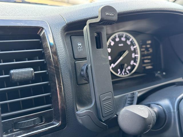 ハイエースバン スーパーＧＬ　ダークプライムＩＩ　ＡＬＰＩＮＥ　ＢＩＧＸ／ワンオーナー／ベッドキット／ＢＲＩＤＥシート／デジタルインナーミラー／ドラレコ／天井スピーカー／後席モニター／社外リアバンパー／デイトナ／車中泊仕様／中古ハイエースカスタム（19枚目）