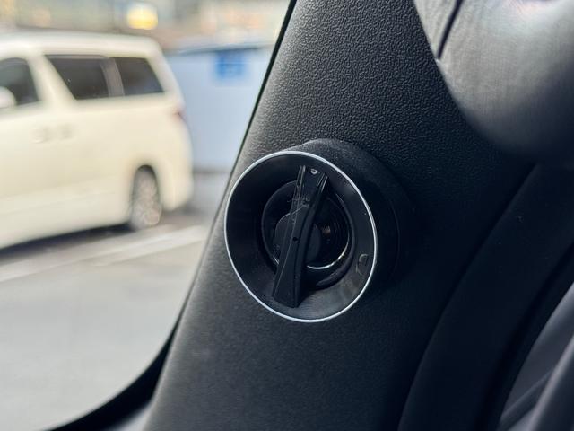 ハイエースバン スーパーＧＬ　ダークプライムＩＩ　ＡＬＰＩＮＥ　ＢＩＧＸ／ワンオーナー／ベッドキット／ＢＲＩＤＥシート／デジタルインナーミラー／ドラレコ／天井スピーカー／後席モニター／社外リアバンパー／デイトナ／車中泊仕様／中古ハイエースカスタム（27枚目）