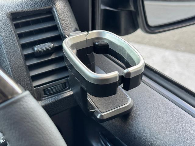 ハイエースバン スーパーＧＬ　ダークプライムＩＩ　ＡＬＰＩＮＥ　ＢＩＧＸ／ワンオーナー／ベッドキット／ＢＲＩＤＥシート／デジタルインナーミラー／ドラレコ／天井スピーカー／後席モニター／社外リアバンパー／デイトナ／車中泊仕様／中古ハイエースカスタム（28枚目）