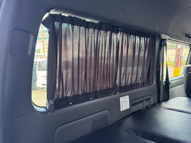 ハイエースバン スーパーGL 50TH アニバーサリーリミテッド ワイド/ディーゼル/50周年/グラファイトメタリック/ジョーカーフロントバンパー//ベッドキット/ALPINE11インチBIGXナビ/フルフラット/車中泊/キャンピングカー仕様/ハイエースカスタム(14枚目)