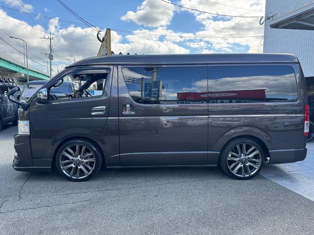 ハイエースバン スーパーGL 50TH アニバーサリーリミテッド ワイド/ディーゼル/50周年/グラファイトメタリック/ジョーカーフロントバンパー//ベッドキット/ALPINE11インチBIGXナビ/フルフラット/車中泊/キャンピングカー仕様/ハイエースカスタム(21枚目)