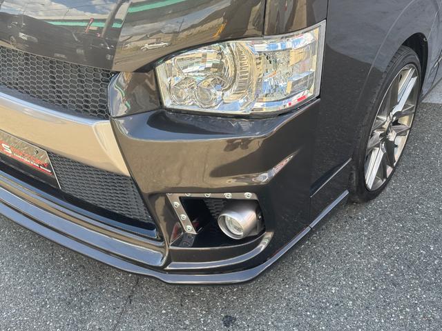 ハイエースバン スーパーGL 50TH アニバーサリーリミテッド ワイド/ディーゼル/50周年/グラファイトメタリック/ジョーカーフロントバンパー//ベッドキット/ALPINE11インチBIGXナビ/フルフラット/車中泊/キャンピングカー仕様/ハイエースカスタム(32枚目)