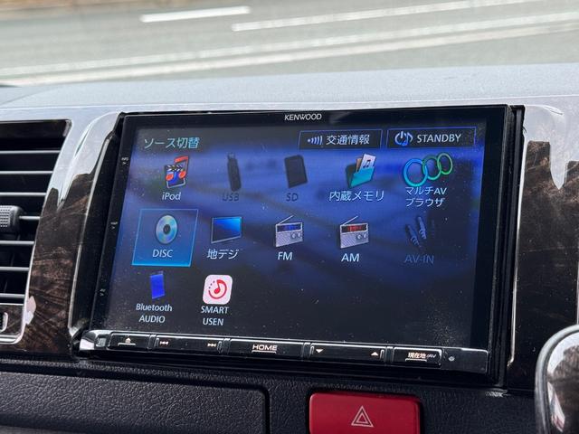 ハイエースバン スーパーＧＬ　ダークプライム　ディーゼル車／フルエアロ／ＥＳＳＥＸ／１８ＡＷ／／ローダウン／ＣＲＳバッドフェイスボンネット／８インチナビ／ＥＴＣ／バックカメラ／４１５コブラ／フロントスポイラー／ハイエース／カスタム／中古ハイエース（9枚目）